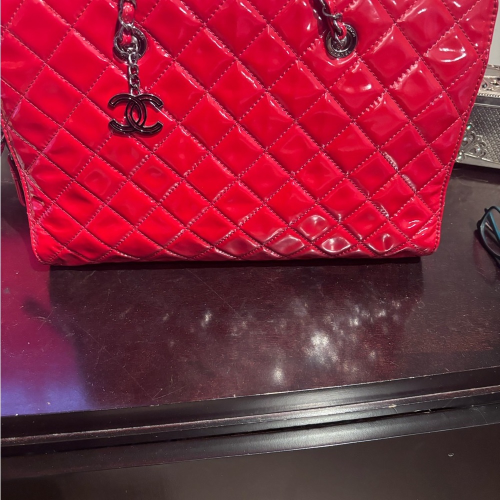 Chanel authentic Elegant Red Women's Bag